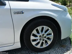 Branco Usado 2015 Toyota Prius Touch Citadino | € 12.950