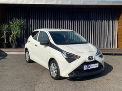 Branco Usado 2019 Toyota Aygo X-play Citadino | € 11.900 (Preço justo)
