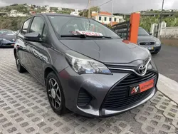 Cinza Usado 2016 Toyota Yaris Comfort | € 15.950 (Preço justo)