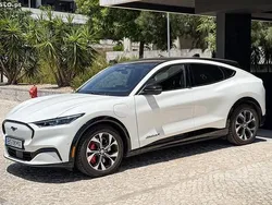 Branco Usado 2023 Ford Mustang Mach-E Premium SUV | € 42.990 (Preço justo)