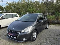 Cinza Usado 2012 Peugeot 208 Citadino | € 8.500 (Preço justo)
