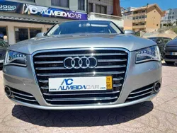 Cinzento Usado 2011 Audi A8 Exclusive Sedan | € 17.990