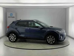 Azul Usado 2024 Kia Stonic SUV | € 19.750 (Preço elevado)