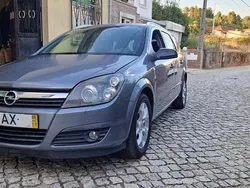 Cinzento Usado 2005 Opel Astra Carrinha | € 1.200