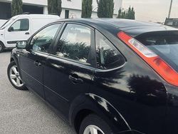 Usado 2005 Ford Focus Sedan | € 2.275 (Preço justo)