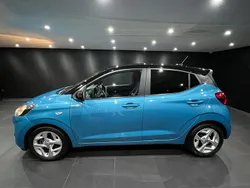 Azul Usado 2020 Hyundai i10 Comfort Citadino | € 12.990 (Bom preço)