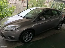 Cinza Usado 2013 Ford Focus Business Edition | € 10.450 (Preço justo)