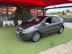 Cinzento Usado 2016 Peugeot 208 Citadino | € 9.450 (Preço justo)