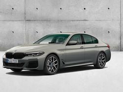Cinza bernina efeito amber Usado 2022 BMW 530e Comfort Edition Sedan | € 38.946 (Preço justo)