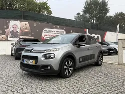 Cinzento Usado 2018 Citroën C3 PureTech Citadino | € 10.990 (Preço justo)