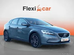 Cinza Usado 2019 Volvo V40 Momentum Carrinha | € 17.990 (Preço justo)