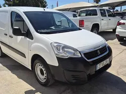 Branco Usado 2018 Peugeot Partner Monovolume | € 10.950 (Preço justo)