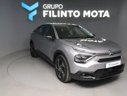 Cinzento Usado 2024 Citroën C4 PureTech Sedan | € 20.690 (Preço justo)