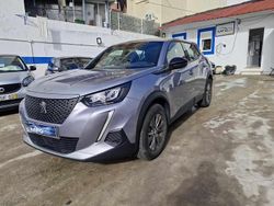 Cinzento Usado 2023 Peugeot e-2008 SUV | € 23.600 (Bom preço)