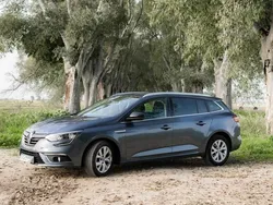 Cinzento Usado 2018 Renault Mégane IV SE Citadino | € 15.650