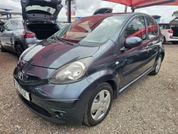 Cinza Usado 2006 Toyota Aygo Citadino | € 6.490 (Bom preço)