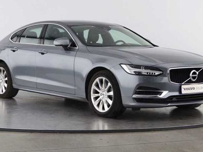 Usado Volvo S90 Momentum 303 HP (222 kW) 2020 Cinzento ósmio Sedan