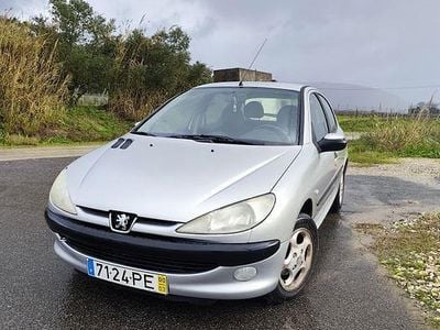 Usado Peugeot 206 60 HP (44 kW) 2000 Sedan