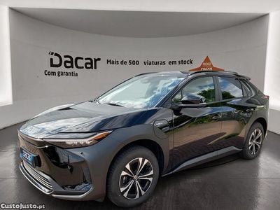 Preto Usado 2024 Toyota bZ4X Team SUV | € 34.499 (Preço justo)