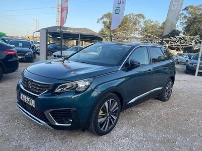Usado Peugeot 5008 Allure 120 HP (88 kW) 2017 Verde Monovolume