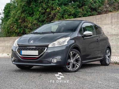 Usado Peugeot 208 GTi 200 HP (147 kW) 2014 Cinzento Citadino
