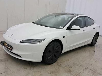 Branco Usado 2023 Tesla Model 3 Sedan | € 28.000