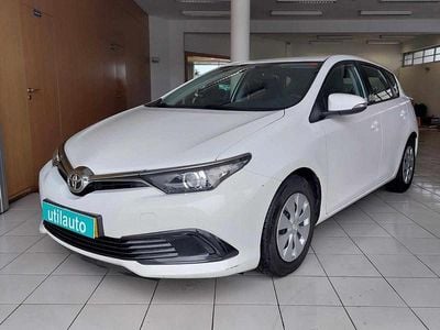 Usado Toyota Auris 90 HP (66 kW) 2015 Branco Citadino