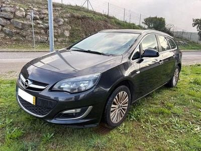 Preto Usado 2013 Opel Astra Cosmo Carrinha | € 4.999