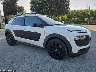 Usado Citroën C4 Cactus 100 HP (73 kW) 2015 Branco Citadino