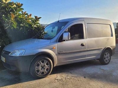 Cinzento Usado 2002 Opel Combo Carrinha | € 3.500