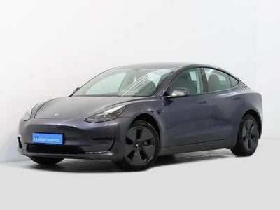 Cinzento Usado 2023 Tesla Model 3 Sedan | € 32.500 (Preço justo)