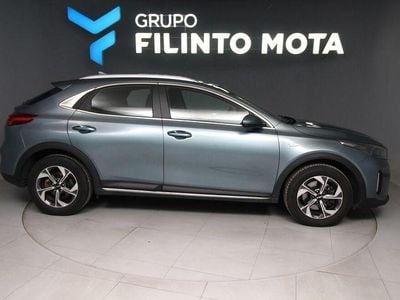 Usado Kia XCeed 120 HP (88 kW) 2023 Cinza SUV