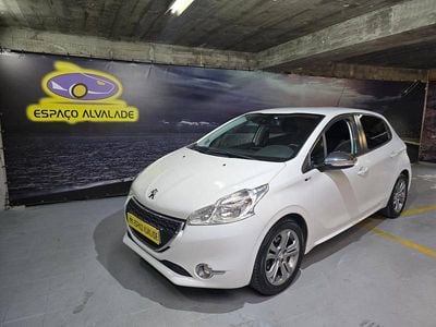 Usado Peugeot 208 Active 82 HP (60 kW) 2014 Branco Citadino