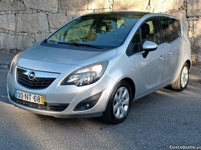 Usado Opel Meriva 90 HP (66 kW) 2013 Cinza Monovolume