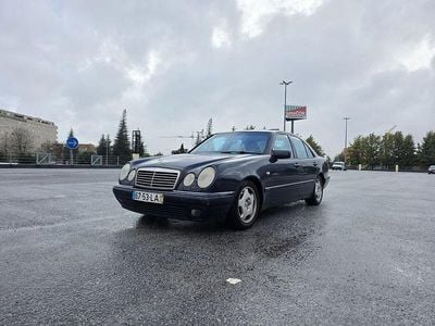 Usado Mercedes E250 150 HP (110 kW) 1998 Sedan