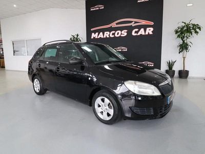 Usado Skoda Fabia Ambiente 85 HP (62 kW) 2011 Preto Carrinha