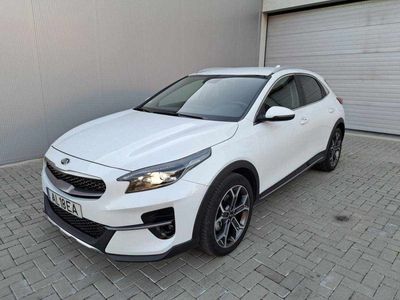 Usado Kia XCeed 136 HP (100 kW) 2021 Branco SUV