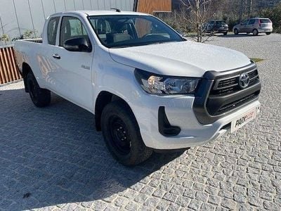 Branco Usado 2024 Toyota HiLux Pickup | € 39.500 (Preço justo)