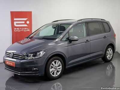 Cinza Usado 2024 VW Touran Monovolume | € 36.900