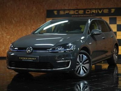 Cinzento Usado 2018 VW e-Golf Citadino | € 20.900