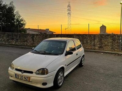Branco Usado 1999 Opel Corsa Citadino | € 1.350 (Preço justo)