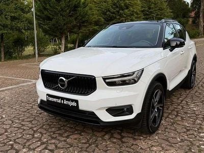 Usado Volvo XC40 Momentum 129 HP (94 kW) 2021 Branco SUV
