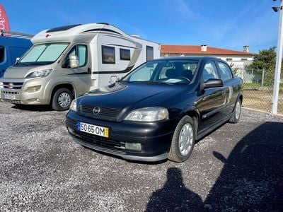 Preto Usado 1999 Opel Astra Club | € 4.750