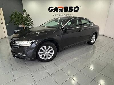 Cinza Usado 2021 VW Passat Business Sedan | € 20.950 (Bom preço)