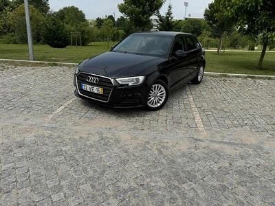 Usado Audi A3 Design 116 HP (85 kW) 2018 Preto Carrinha