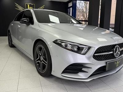Cinza Usado 2018 Mercedes A180 AMG line | € 27.000 (Preço justo)