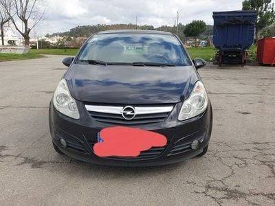Usado 2010 Opel Corsa Sedan | € 6.000 (Preço elevado)