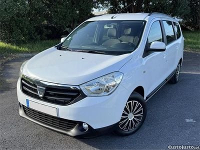 Branco Usado 2016 Dacia Lodgy Monovolume | € 7.900