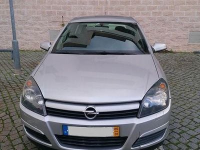 Usado 2005 Opel Astra Sedan | € 3.750 (Caro)