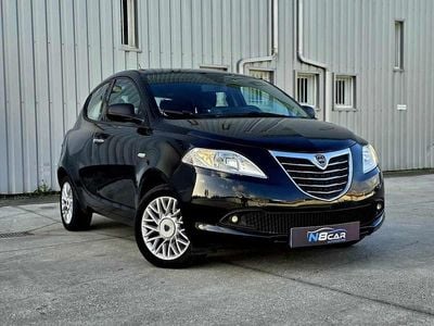 Usado Lancia Ypsilon 69 HP (50 kW) 2013 Preto Citadino